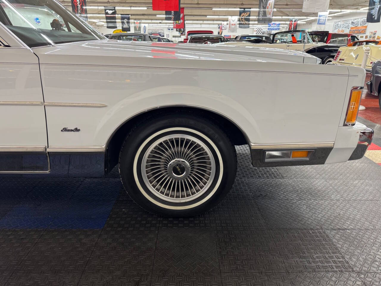 1989 Lincoln Town Car 26