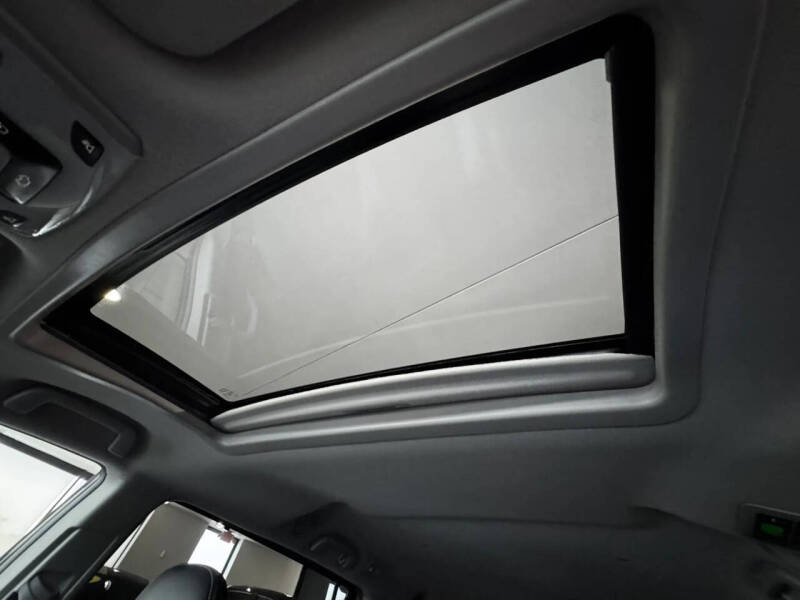2013 Toyota Sienna SE 8-Passenger