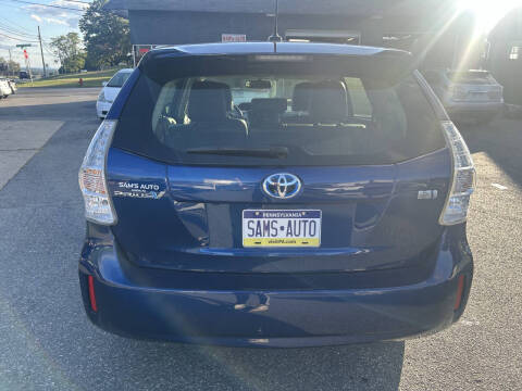 2013 Toyota Prius v Five