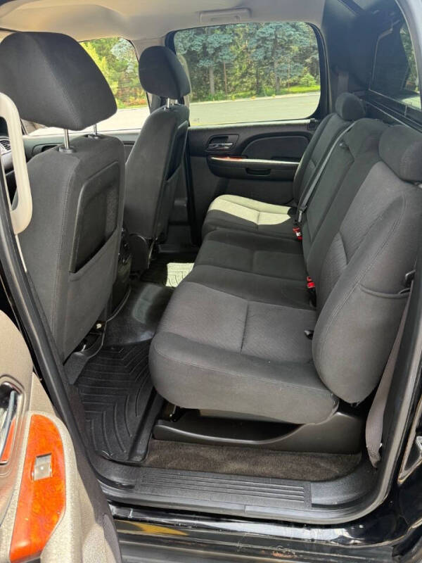 2013 Chevrolet Avalanche LS Black Diamond