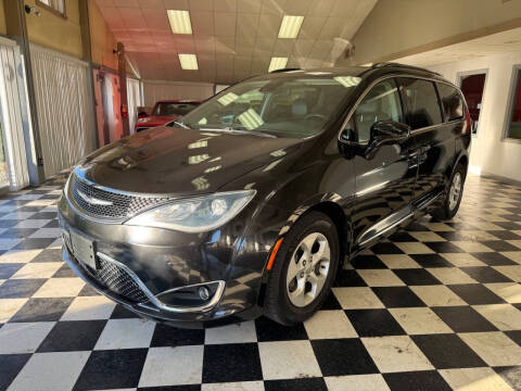 2017 Chrysler Pacifica Touring-L Plus