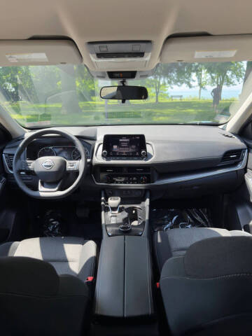 2026 Nissan Rogue SV - Photo 18