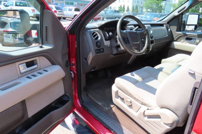 2009 Ford F-150 XL photo 16