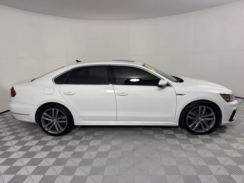 2019 Volkswagen Passat SE R-Line
