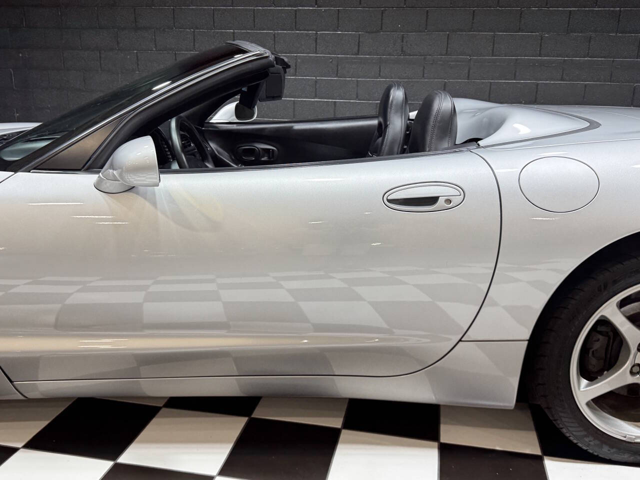 2002 Chevrolet Corvette 13