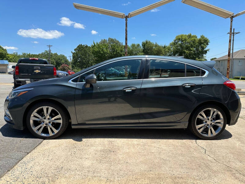 2017 Chevrolet Cruze null photo 6