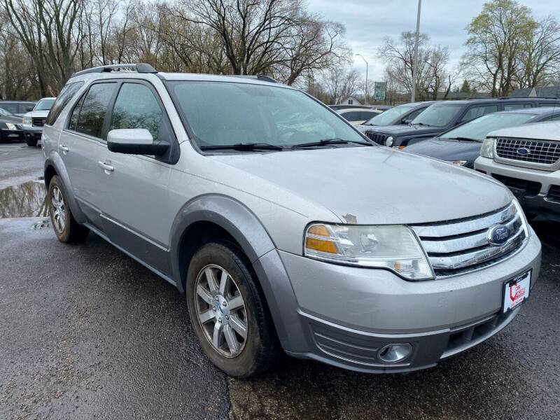 2008 Ford Taurus X for sale at Car Castle in Zion IL