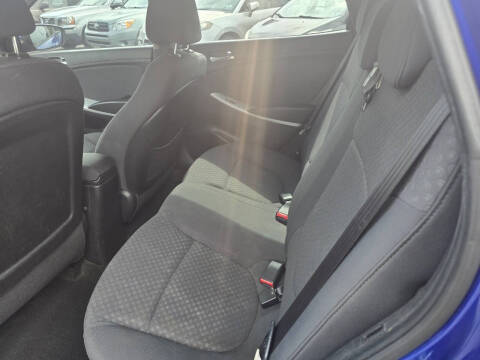 2012 Hyundai Accent SE