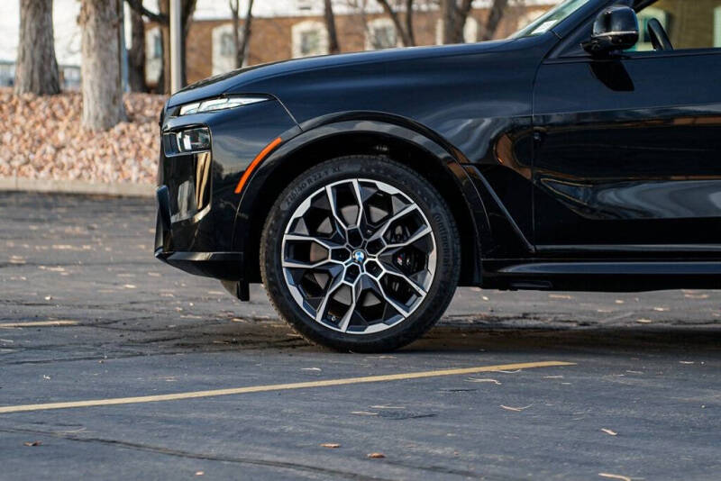 2025 BMW X7 M60i