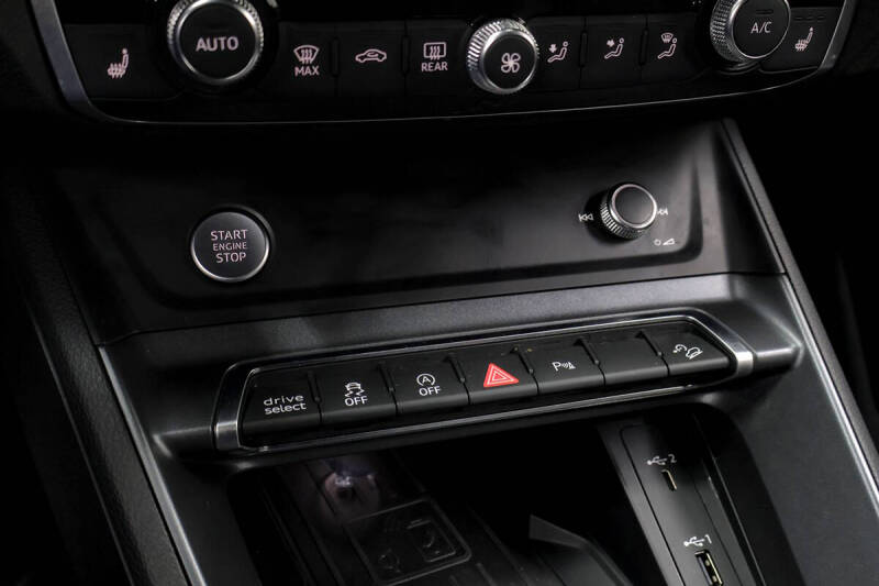 2019 Audi Q3 quattro S line Prem Plus 45 TFSI