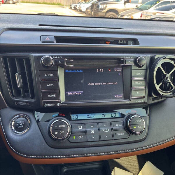 2017 Toyota RAV4 SE