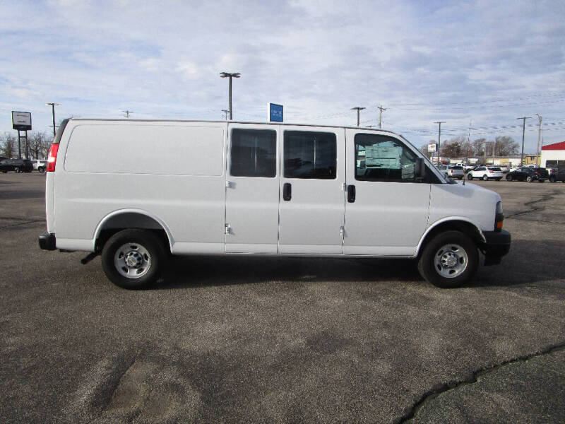 2025 Chevrolet Express 2500