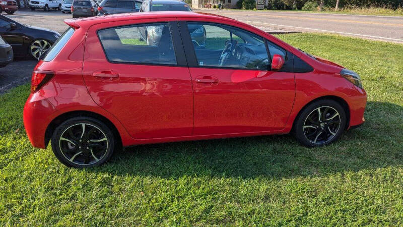 2015 Toyota Yaris 5-Door SE