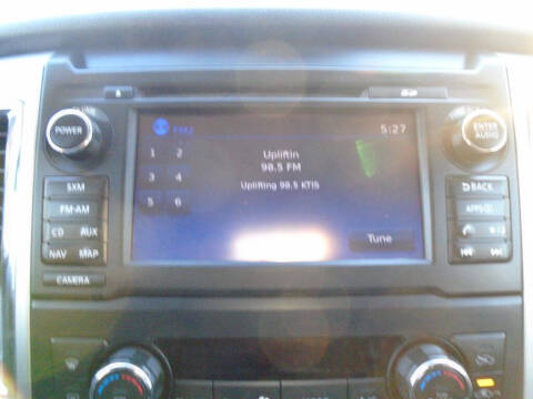 2017 Nissan Titan SV