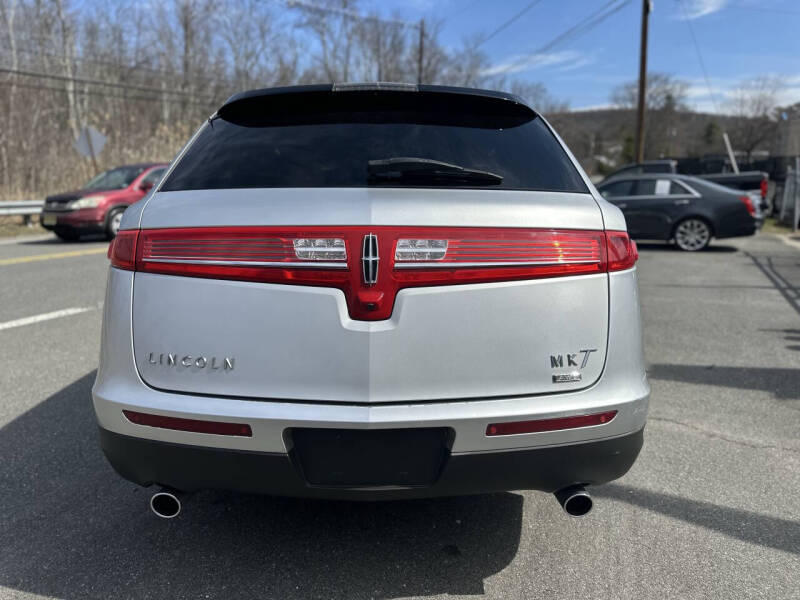 2011 Lincoln MKT