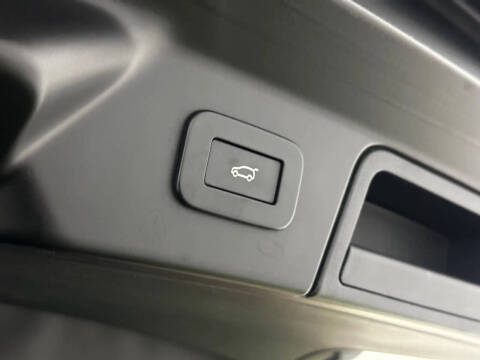 2023 Land Rover Range Rover Velar P250 R-Dynamic S