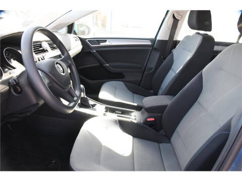 2016 Volkswagen e-Golf SE