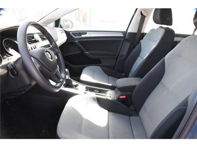 2016 Volkswagen e-Golf SE