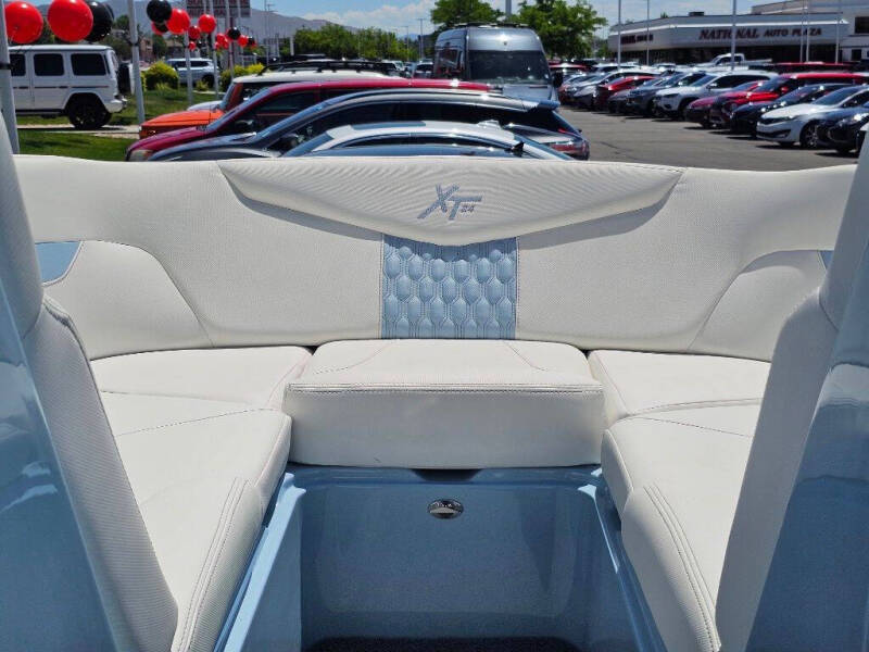 2022 MasterCraft XT24