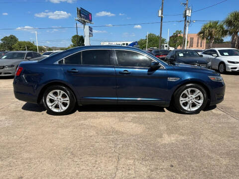 2016 Ford Taurus SEL