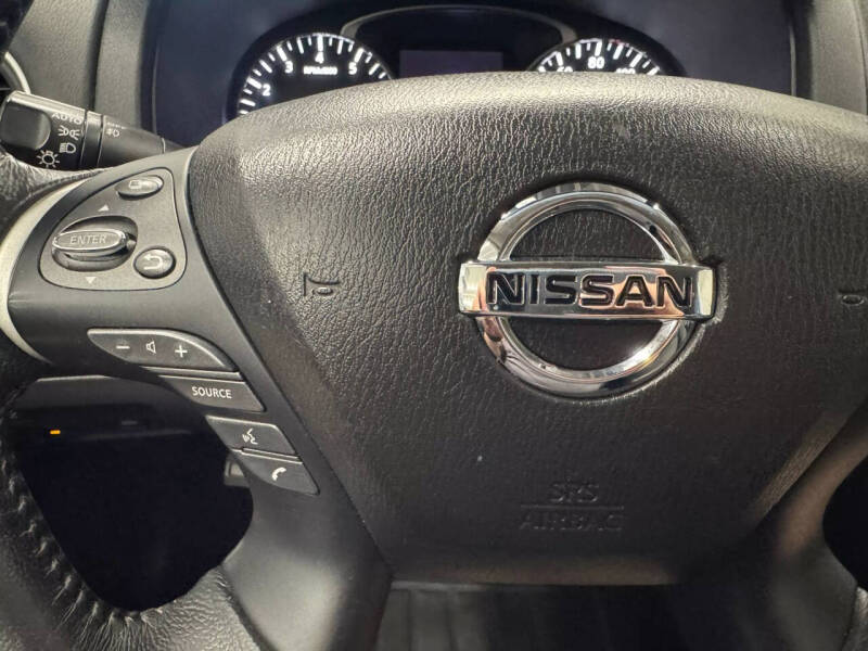 2020 Nissan Pathfinder SV