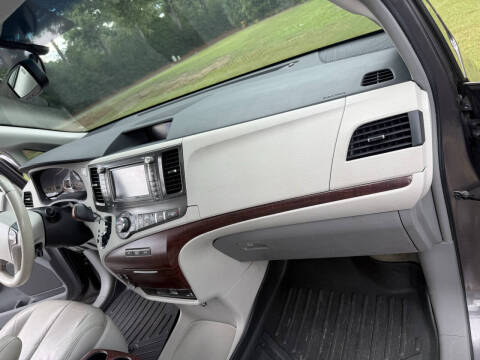 2011 Toyota Sienna XLE 8-Passenger