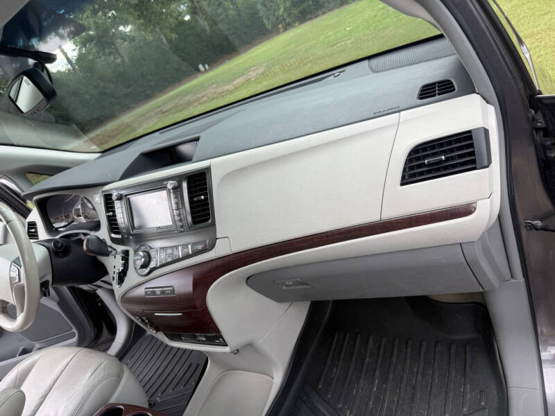2011 Toyota Sienna XLE 8-Passenger