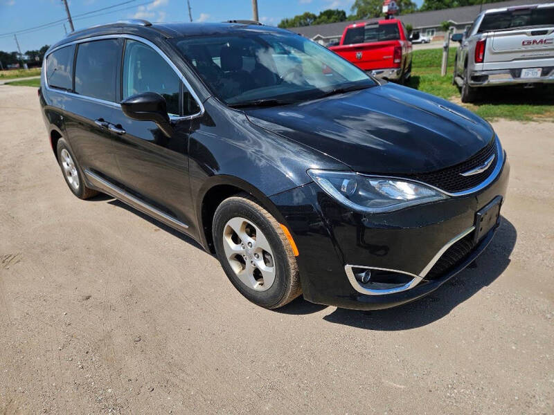 2017 Chrysler Pacifica Touring-L Plus