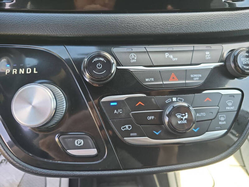 2020 Chrysler Pacifica Touring