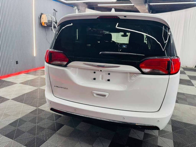 2020 Chrysler Pacifica Touring