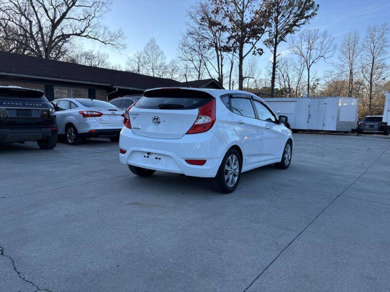 2013 Hyundai Accent SE