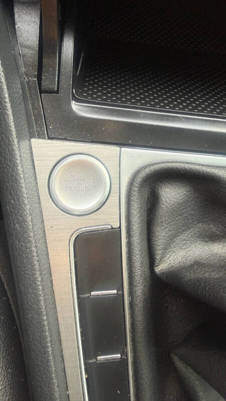 2017 Volkswagen Golf TSI Wolfsburg Edition