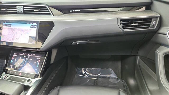 2024 Audi Q8 e-tron quattro Premium