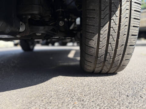 2005 Toyota Sequoia SR5