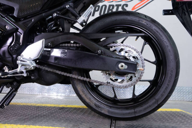 2023 Yamaha YZF-R3 ABS