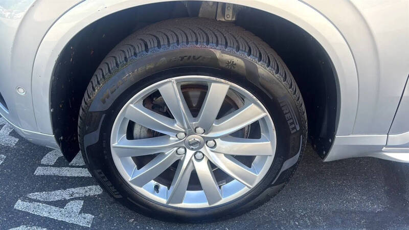 2017 Volvo XC90 T6 Momentum