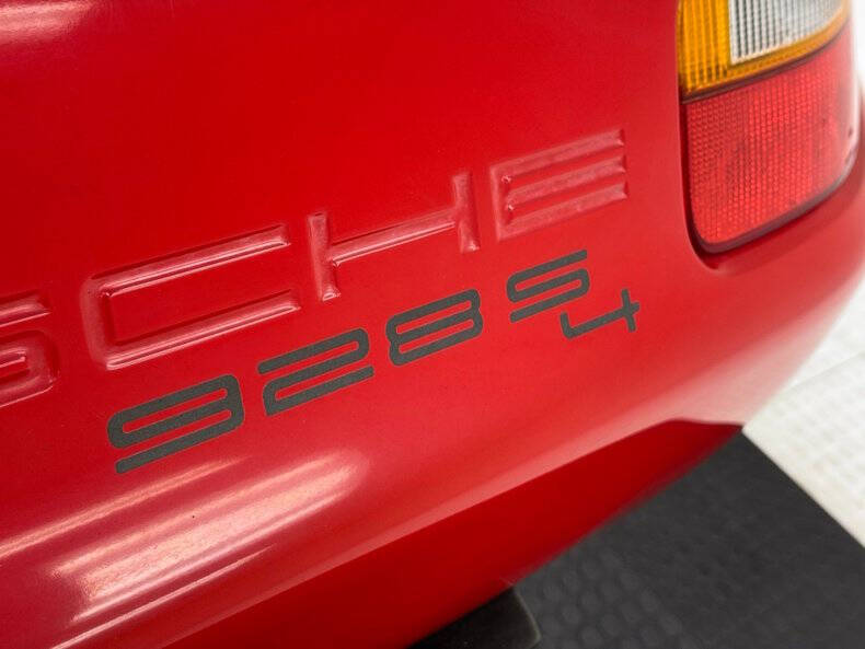 1987 Porsche 928 S4
