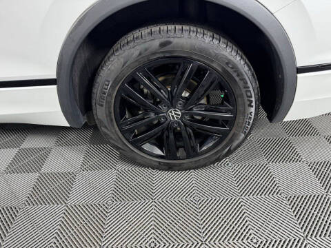 2022 Volkswagen Tiguan SE R-Line Black