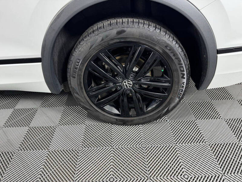 2022 Volkswagen Tiguan SE R-Line Black