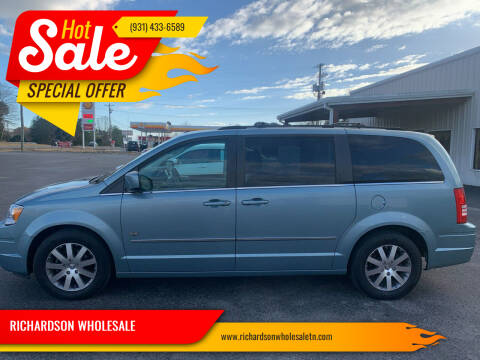 2009 Chrysler Town and Country for sale at RICHARDSON WHOLESALE in Fayetteville TN