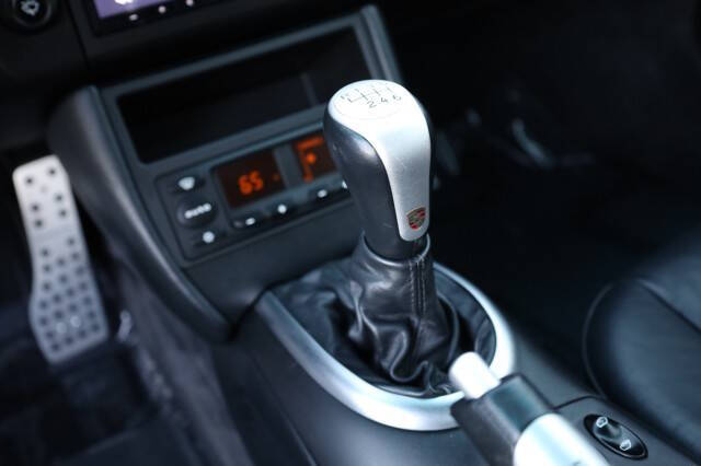 2004 Porsche 911 Carrera 4S