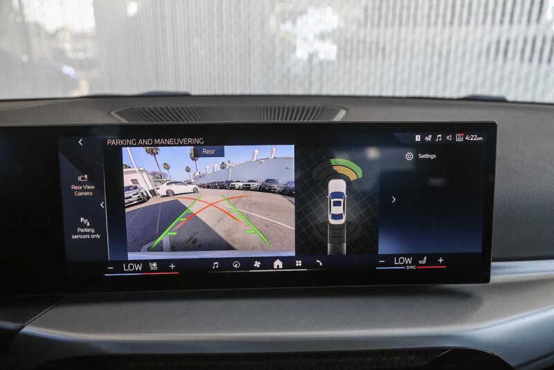 2025 BMW 3 Series 330i xDrive