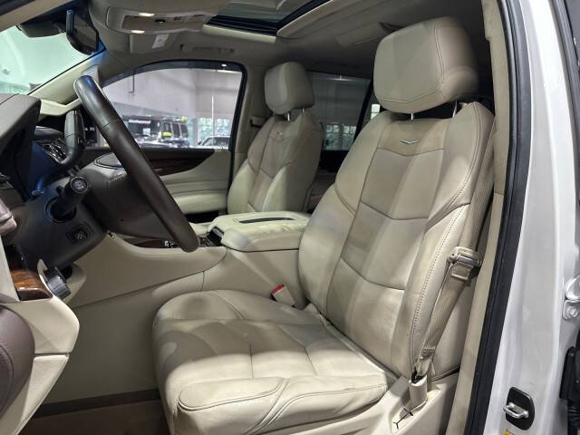 2016 Cadillac Escalade Luxury Collection