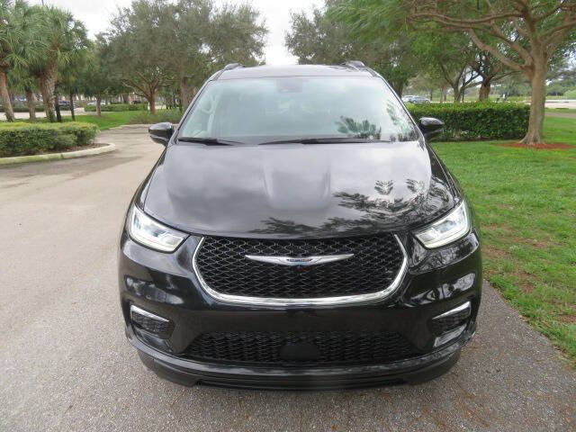 2022 Chrysler Pacifica Touring L