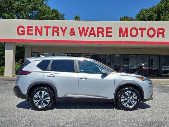 2023 Nissan Rogue SV's photo