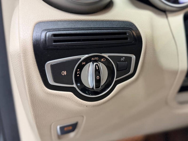 2017 Mercedes-Benz GLC GLC 300