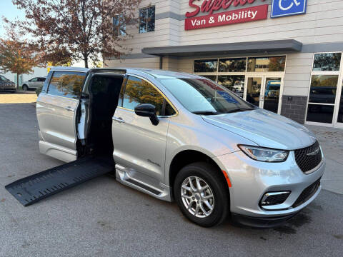 2024 Chrysler Pacifica Touring