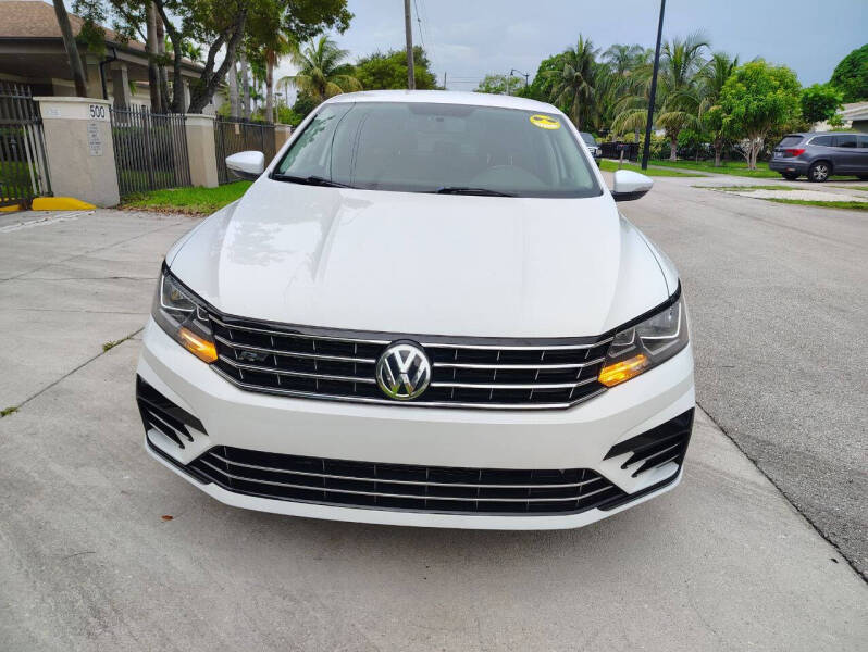 2017 Volkswagen Passat 1.8T R-Line