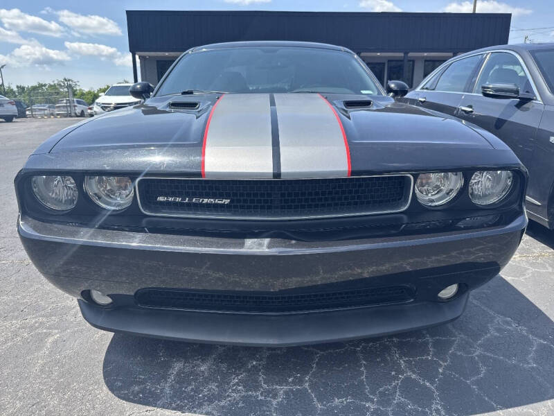 2011 Dodge Challenger SE