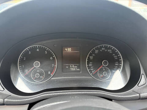 2014 Volkswagen Passat 1.8T S PZEV